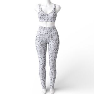 NEW VARLEY Snakeskin 2 PC Sports Bra and Leggings Yoga SET SIZE XS/S